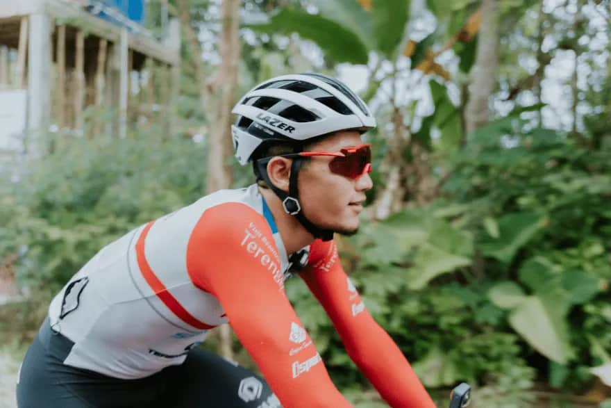 Jakie okulary na rower wybrać, by chronić oczy przed słońcem? Jakie okulary na rower wybrać, by chronić oczy przed słońcem?