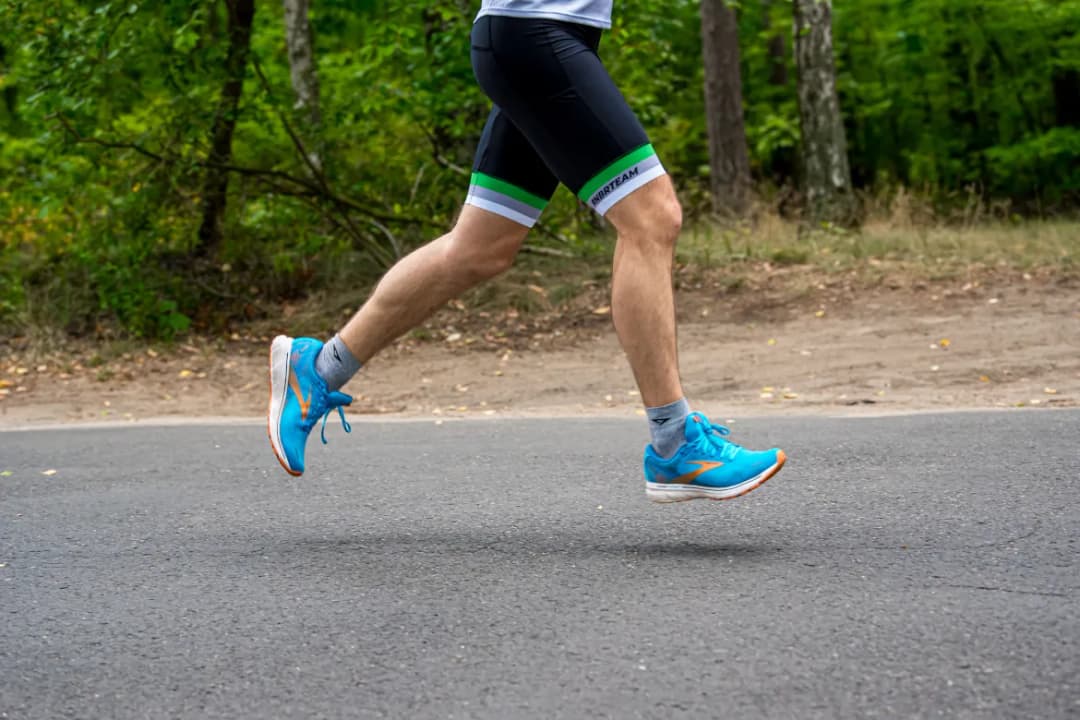 Jak dobrać buty do biegania, aby uniknąć kontuzji i bólu?