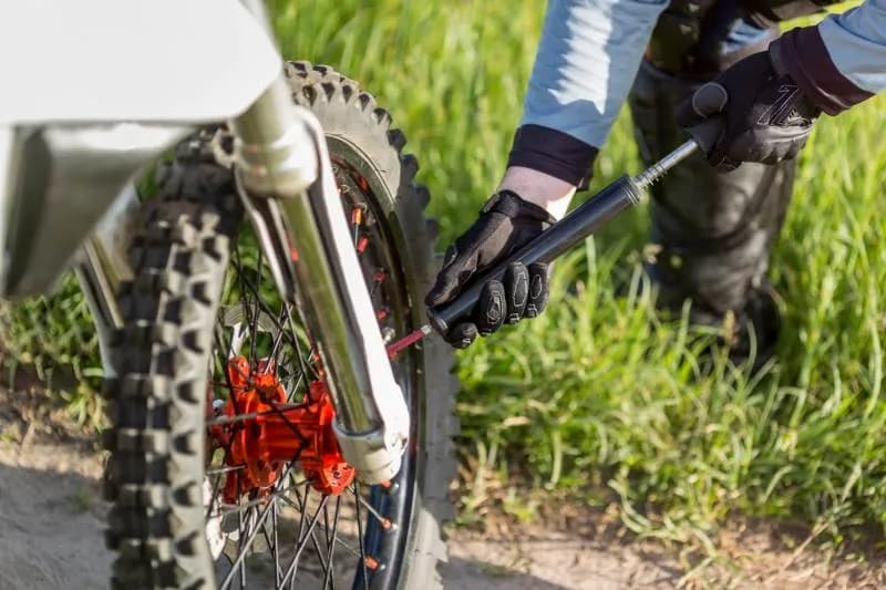 Jak napompować rower na stacji - uniknij problemów z ciśnieniem