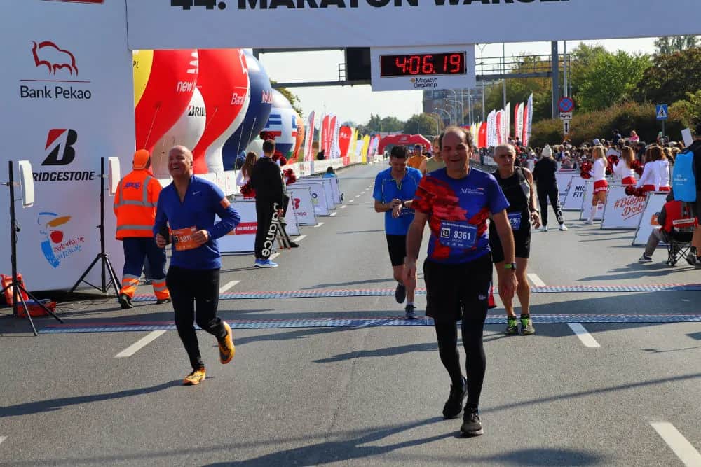 Ile czasu zajmuje ukończenie maratonu? Średnie czasy i porady dla biegaczy