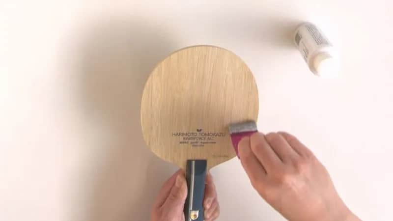 Jak skutecznie czyścić rakietkę do tenisa stołowego bez uszkodzeń