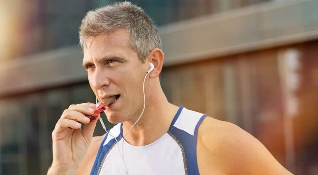 Co najlepiej zjeść przed bieganiem, aby uniknąć złego samopoczucia?
