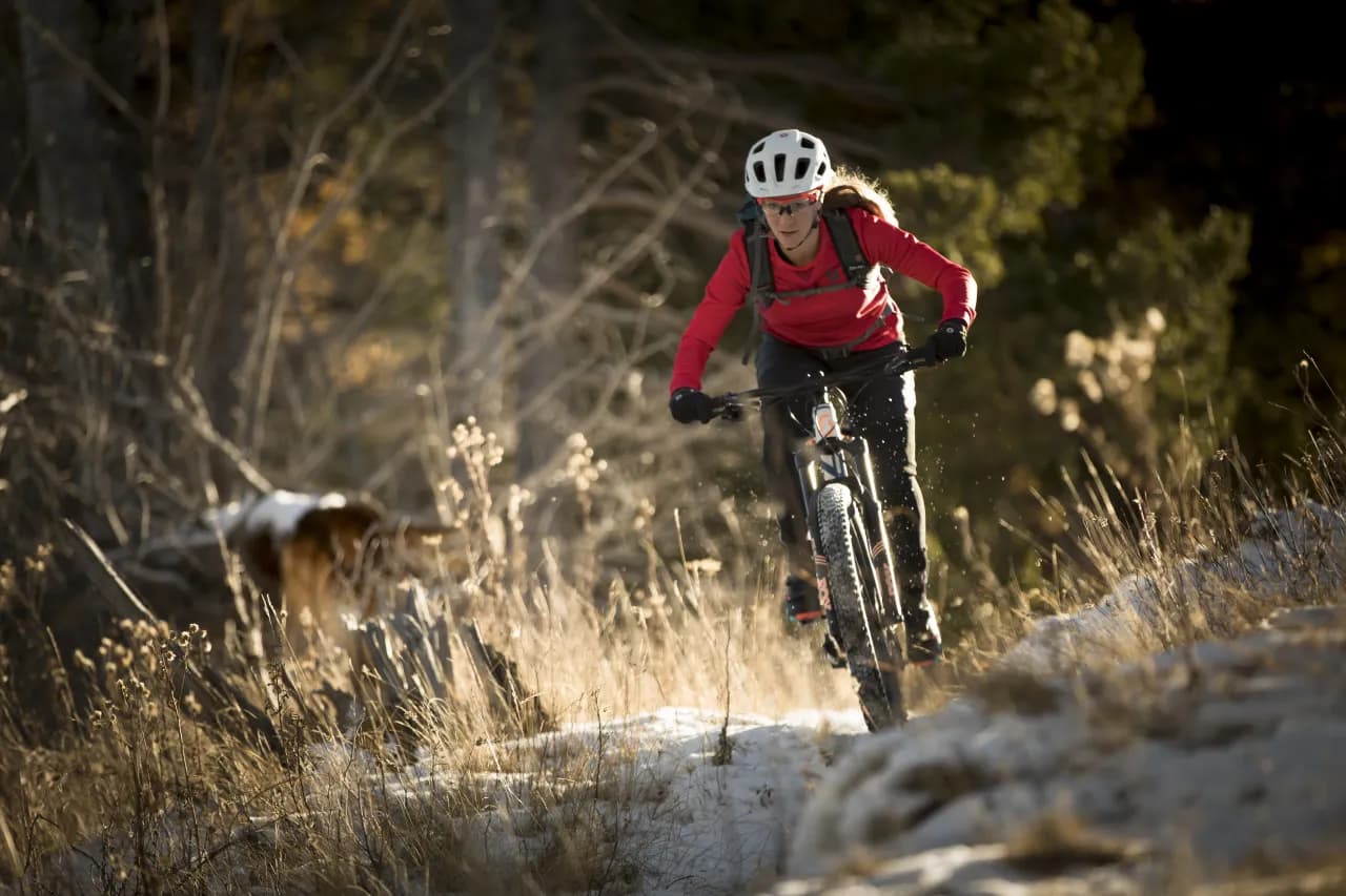 Rower MTB co to znaczy? Poznaj jego kluczowe cechy i zastosowanie